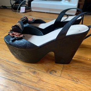Bottega Veneta butterfly Platforms sz 39.5